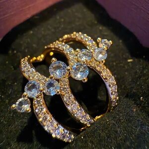 Elegant Gold and aquamarine ring